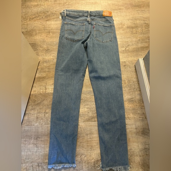 721 High Rise Skinny Levi Jeans - Picture 3 of 5